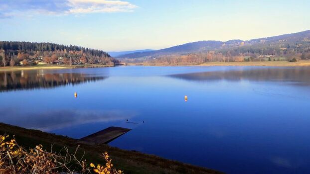Der schöne Perlsee mit wunderbaren Spazier- und Radwegen...