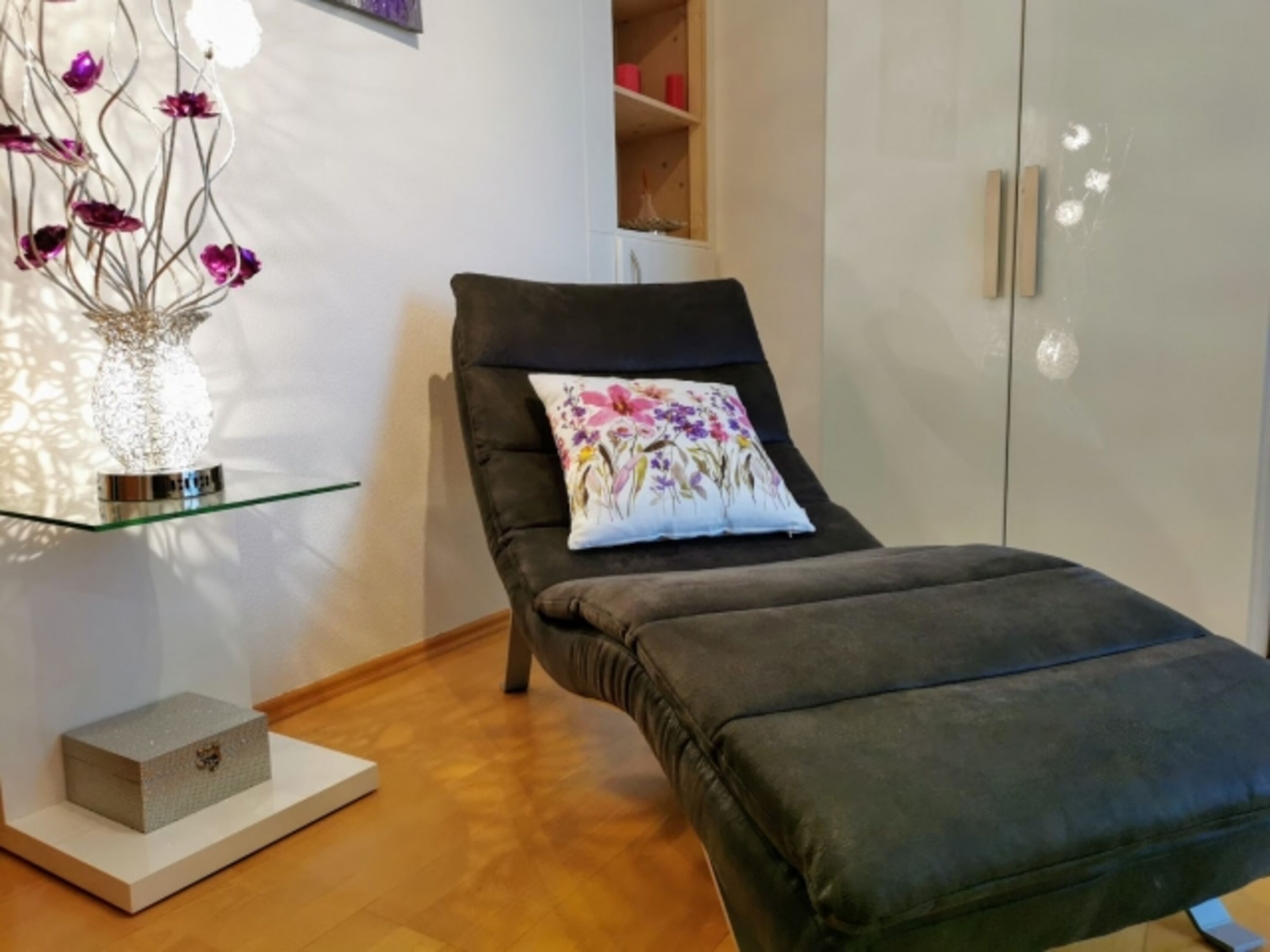 Gemütliche Liege im kleinen Zimmer zum relaxen...