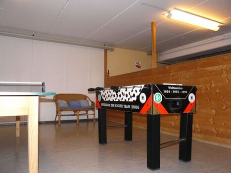 Tischtennis und Tischfussball