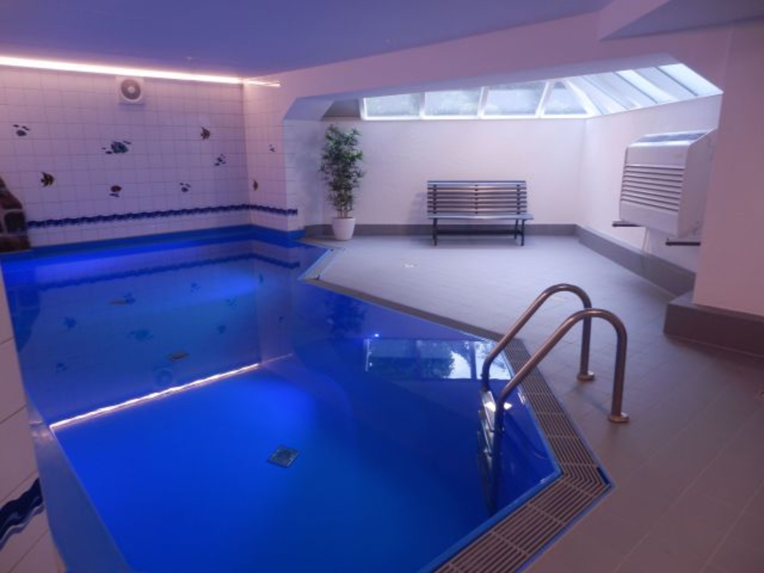 Kostenloses Schwimmbad im Haus - bis 15.03.26 geschlossen