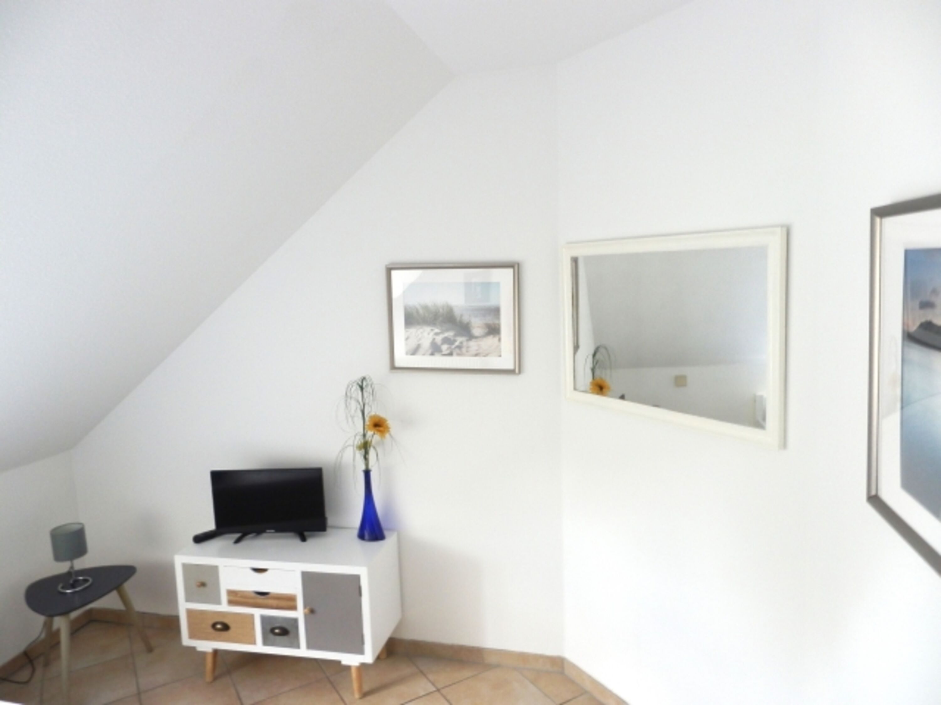 Schlafzimmer mit zweitem TV