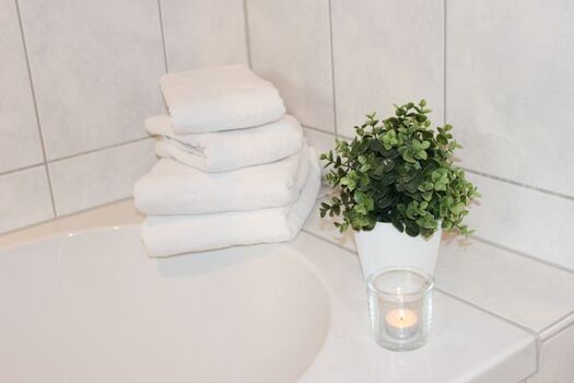 Badewanne mit Whirlpool-Funktion