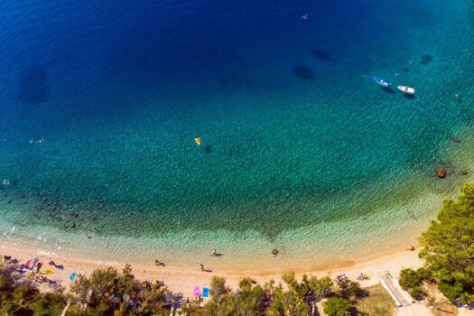 Kristallklare Adria nur 12 km von der Villa entfernt.
