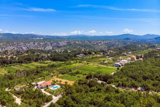 Lage der Villa und Umgebung, 12 km vom Meer entfernt.