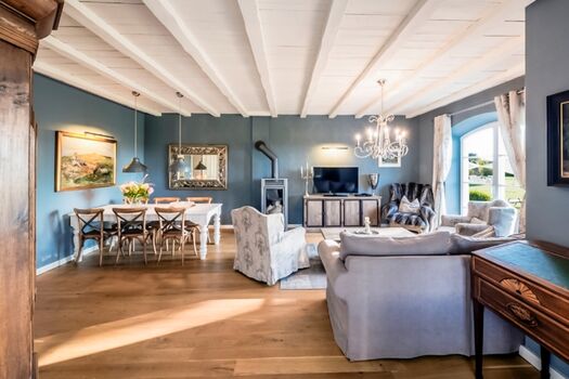 App. 2 - Wohn-/Essbereich mit Kamin