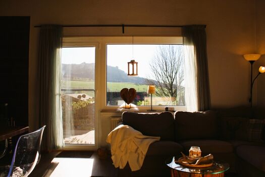 Viel Licht und kuschelige Plätze