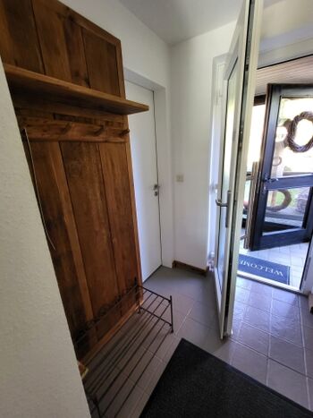 Hausflur mit hochwertiger Leberon-Garderobe