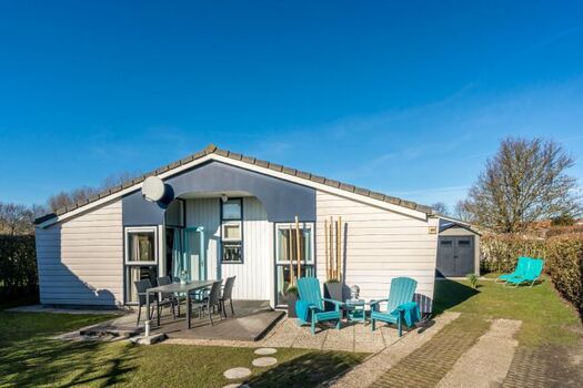 Freistehende Bungalow mit sonnigem Garten (Winterfoto)