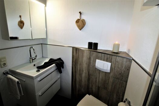 Klein aber fein: Das Duschbad mit Regendusche