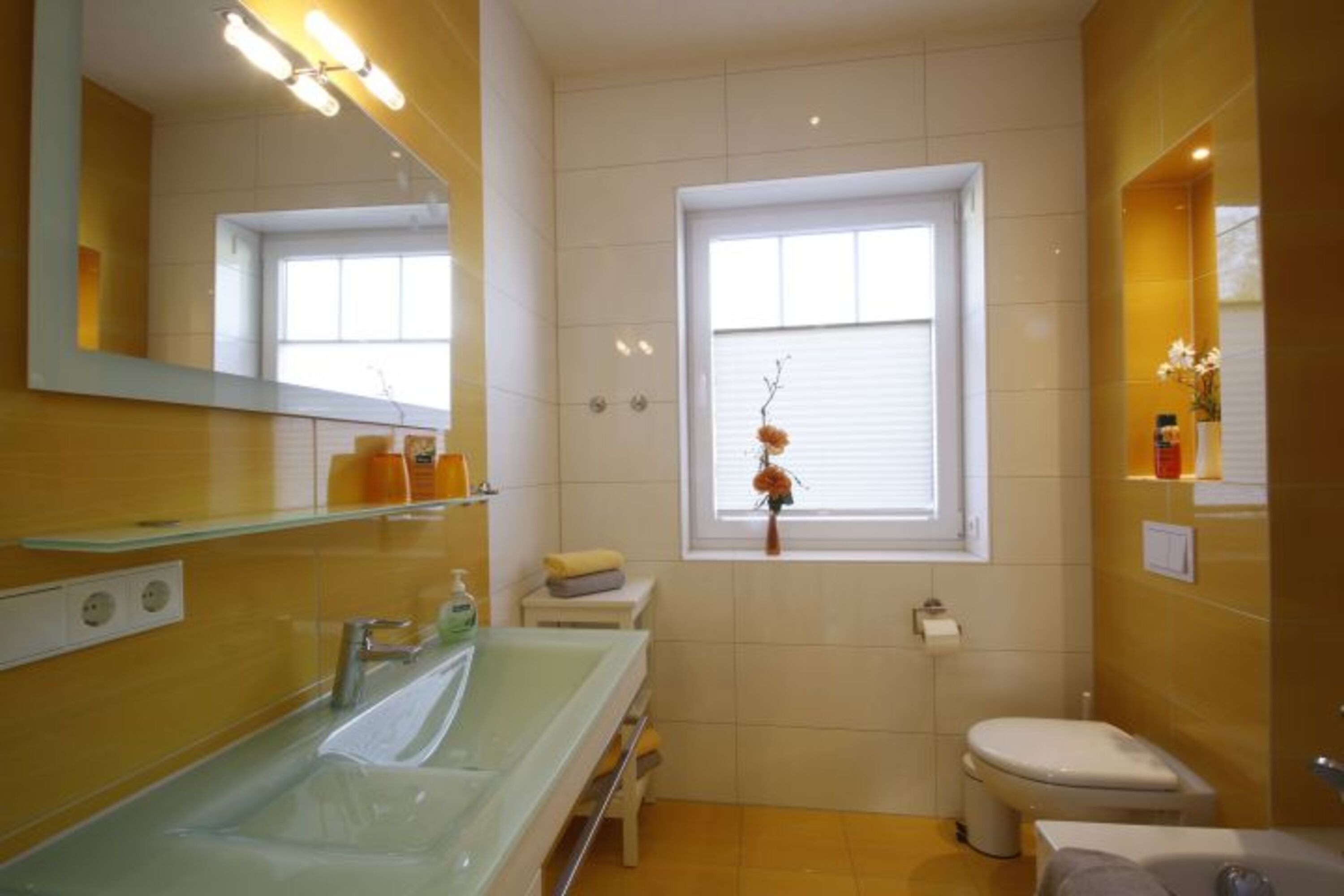 Bad mit Badewanne