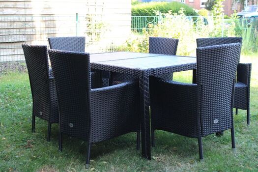 Gartenmöbel mit 6 Stühlen
