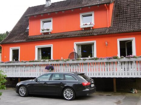 Haus von der Straßenseite