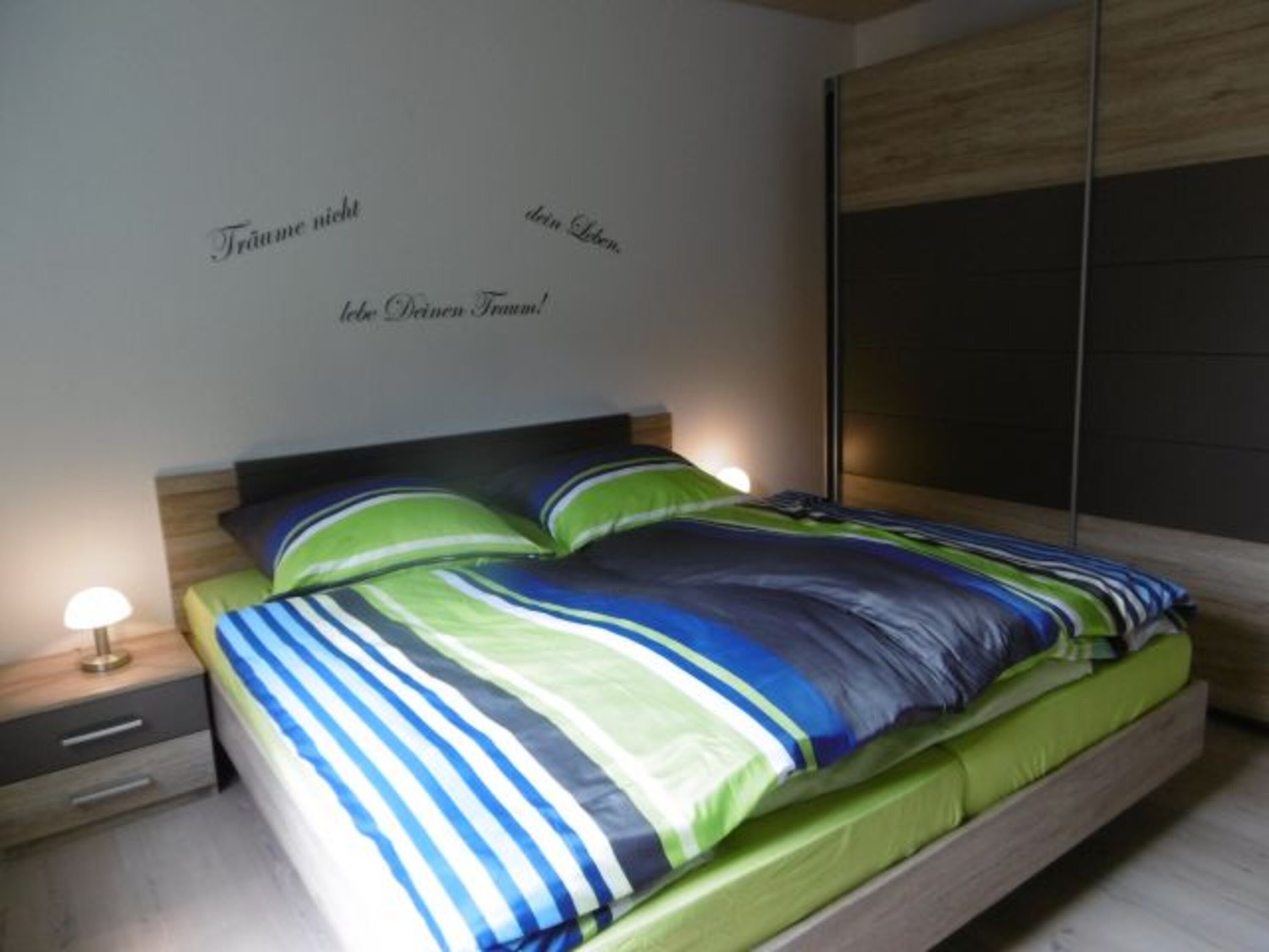 Schlafzimmer III