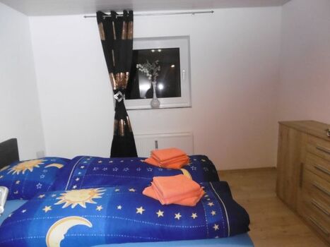 Schlafzimmer 5