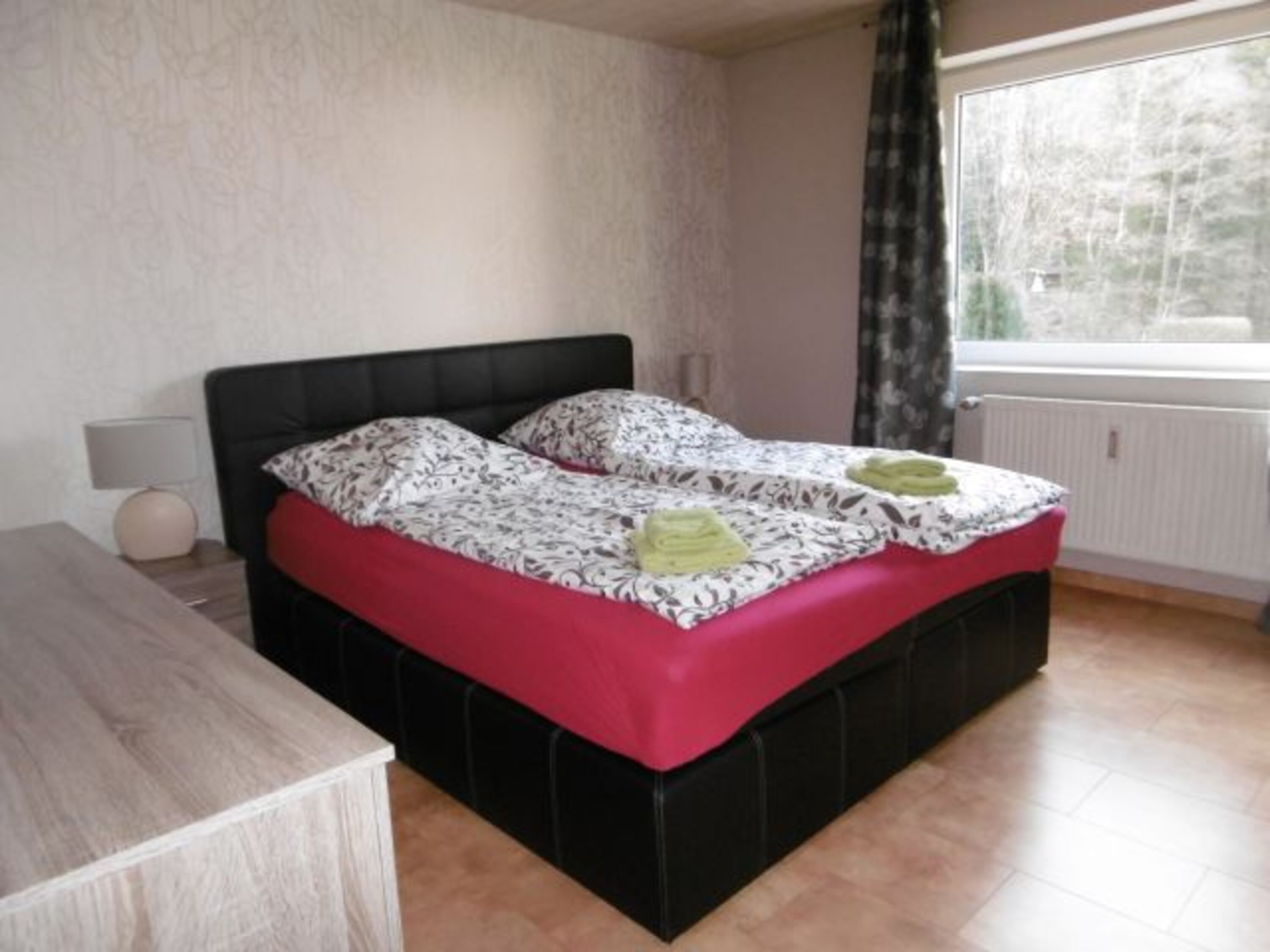Schlafzimmer 1