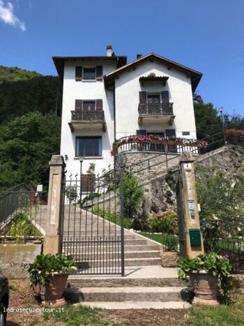 Villa Emma mit eingezäunten Garten 