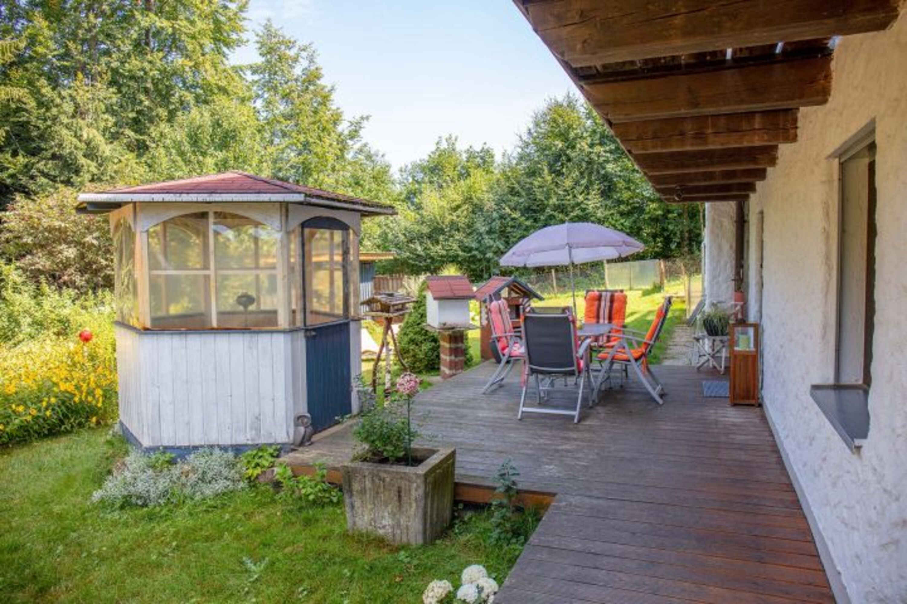 Terrasse und Garten