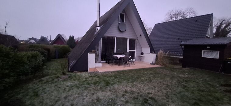 Rückseitige Terrasse