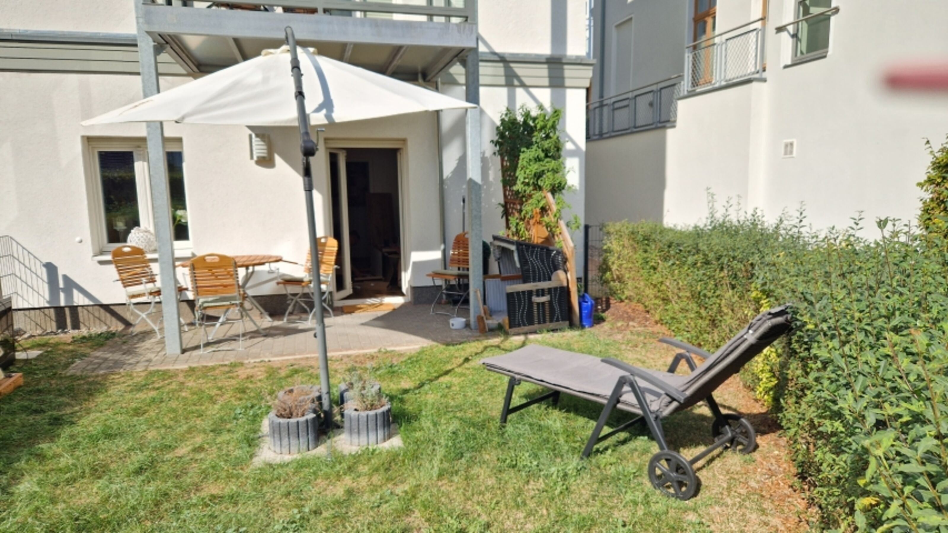 Terrasse mit Garten