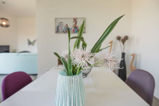 Georgs Huis - Esstisch 