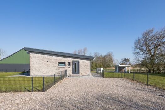 Georgs Huis - Großer PKW Stellplatz und eingezäuntes Grundstück 